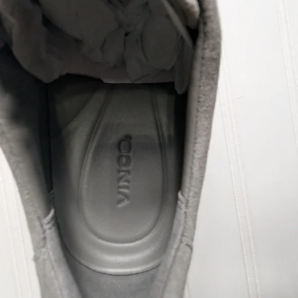 NWT Vince Lakewood Men's Fashion Sneakers Morning Haze Suede Slip On   9 In Box - Picture 6 of 9